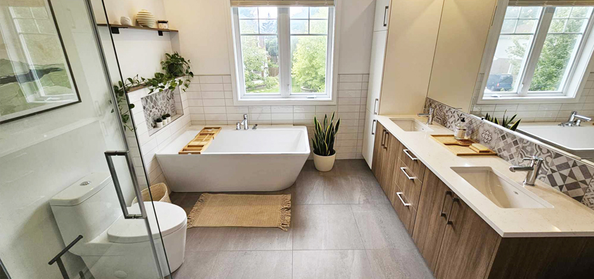 Design de salle de bain sur mesure rénovée